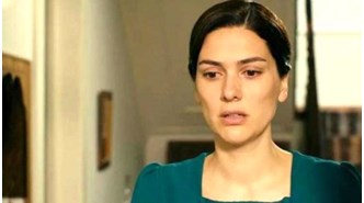 Bergüzar Korel, hasta çocukların ailesinden tanıtım yapmak için para isteyen ünlü isimlere ateş püskürdü