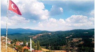 Bu köyde ders kahvede