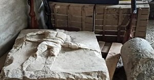 Çanakkale'de 2 bin yıllık gladyatör rölyefi ve sütun tamburu ele geçirildi