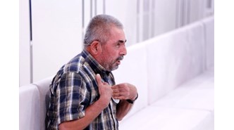 Çaresiz baba sesini Esra Erol'da duyurdu! Karısı, engelli kızını eve kilitleyip kuzeniyle kaçtı