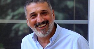 Cem Davran tiyatro kurdu