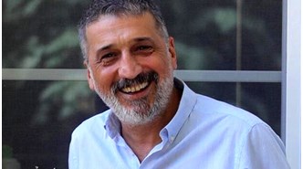 Cem Davran tiyatro kurdu