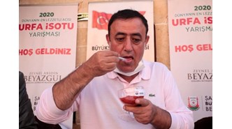 En lezzetli isot yarışmasında jüri olan Mahmut Tuncer zor anlar yaşadı