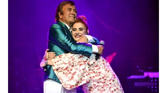 Erol Evgin ve Ceylan Ertem'in düeti takipçilerinden tam not aldı