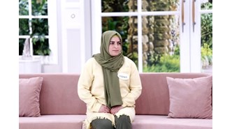 Esra Erol'dan yardım isteyen kadından şoke eden iddialar: Eşim, yabancı sevgilisiyle babasına resmi nikah kıydırdı