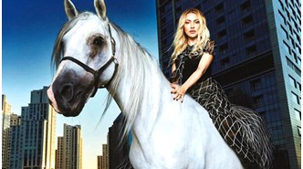 Hadise'nin küçük yolu