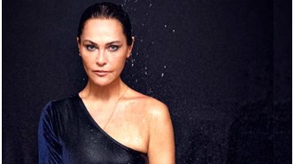 Hülya Avşar, Ayvalık'ta Çiçek Adasını satın alıyor