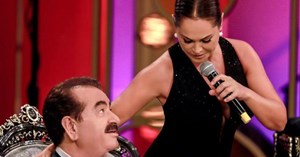 İbo Show'da Hülya Avşar'la düet yapan İbrahim Tatlıses, gözyaşlarına hakim olamadı