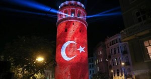 İstanbul'un simgelerinden Galata Kulesi ziyarete açıldı