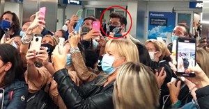 İtalya'ya giden Can Yaman, izdihama neden oldu! Kadın hayranları fotoğraf çektirmek için akın etti