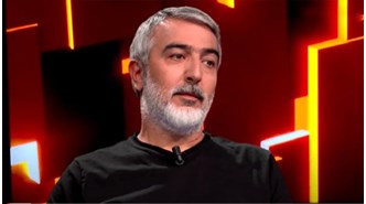Jülide Ateş'in programına konuk olan Erkan Mumcu'nun söylemlerinden dolayı tüm kayıtları silindi