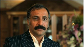 Kadim Yaşar, ten rengi nedeniyle setlerin aranan oyuncusu oldu