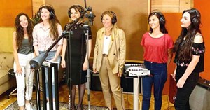 Mühendis kızlardan şarkı