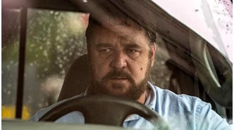 Oscar ödüllü Russell Crowe 'Dengesiz'le beyazperdede
