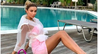 Özge Ulusoy, verdiği pozla Victoria Beckham'a meydan okudu: İşine bak kardeşim