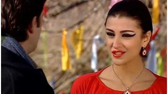 Özge Ulusoy'un yıllar önce bir filmde şeytan rolünü oynadığı görüntüler ortaya çıktı