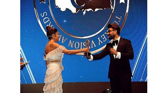 Ünlü modacı Melik Kam'a ödül verildi